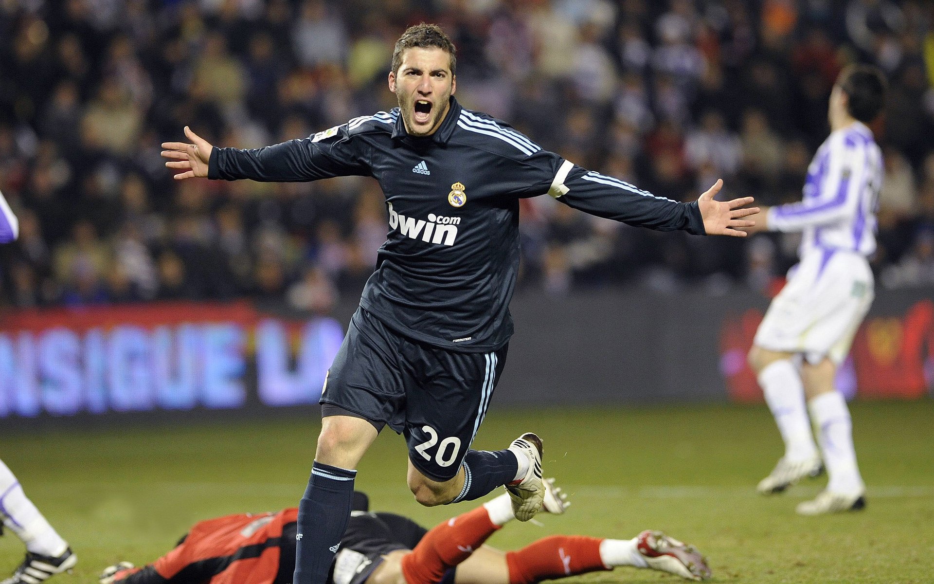 游戏引擎技术在电竞领域的创新：画面升级与玩法多样，游戏引擎是啥意思