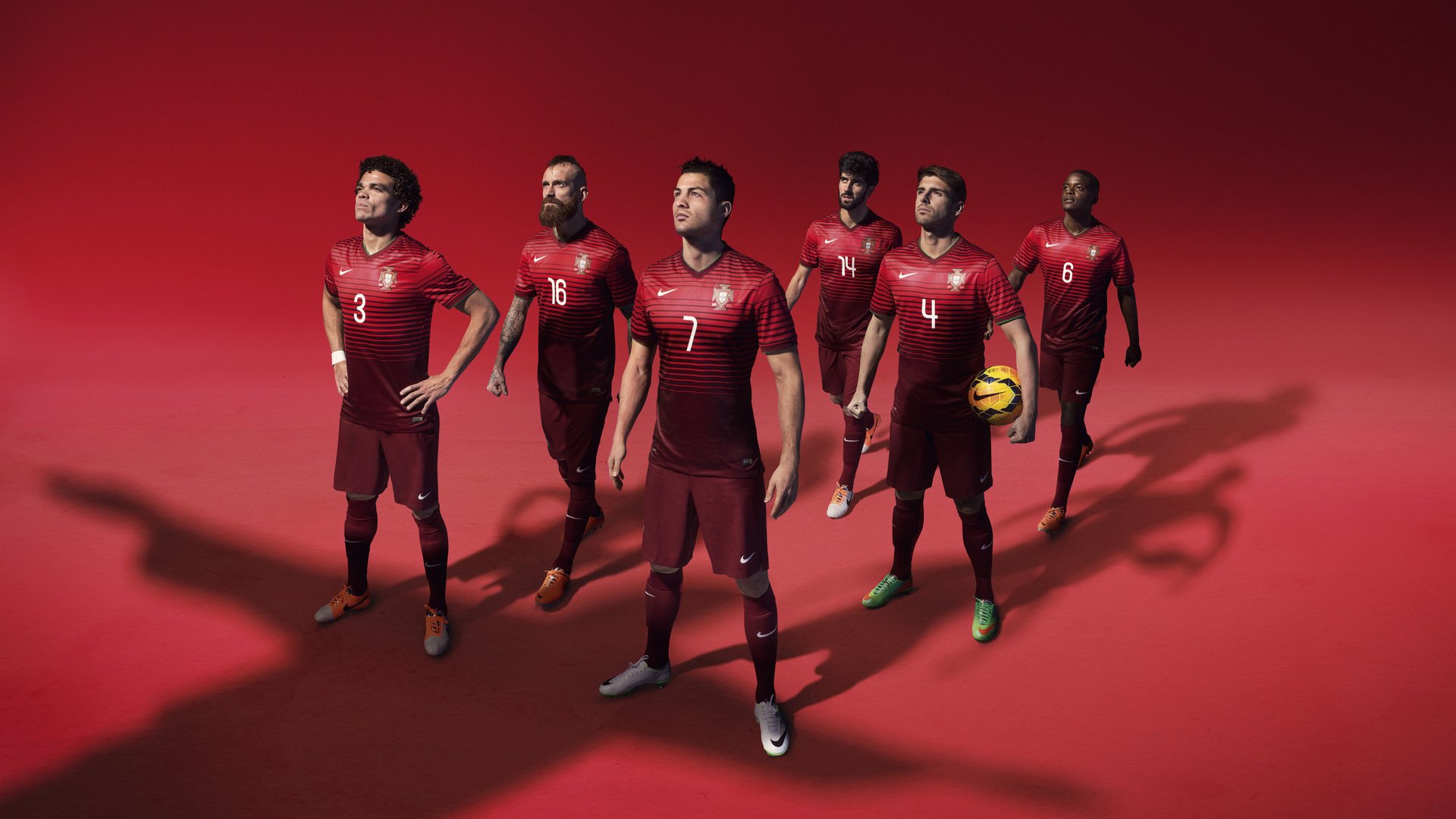 九游官网-球迷狂欢：主场氛围引爆全场的精彩瞬间，球迷活动